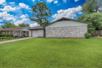Building Photo - 1710 Ray Ave