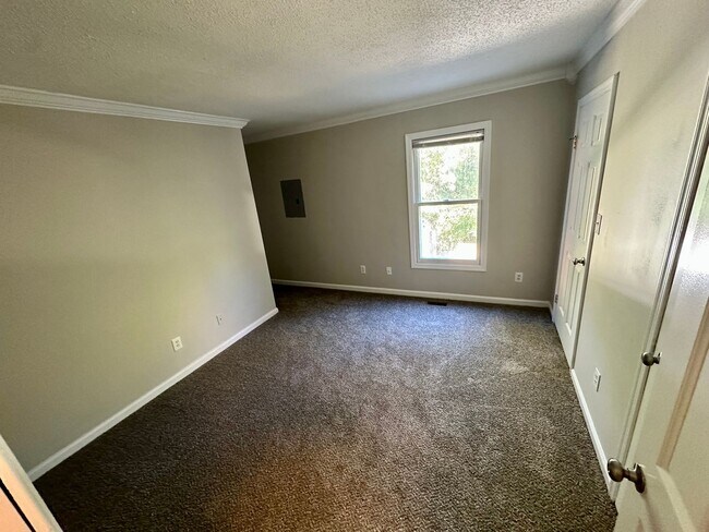 Building Photo - Beautiful townhome for rent in Carrollton, VA