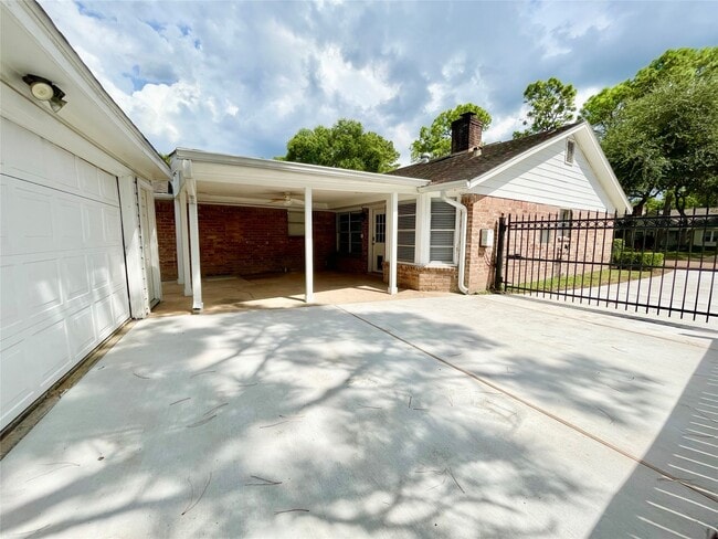 Building Photo - 12622 Westleigh Dr