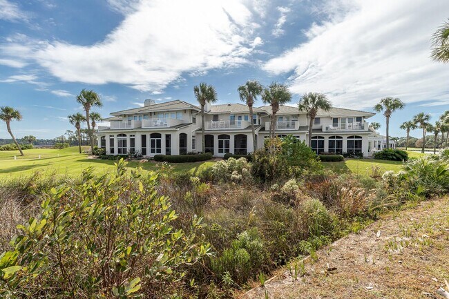 Building Photo - 850 Grand Harbour E