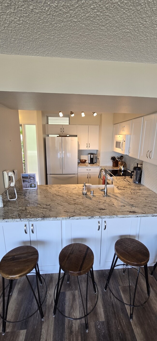Building Photo - 84-740-710 Kili Dr