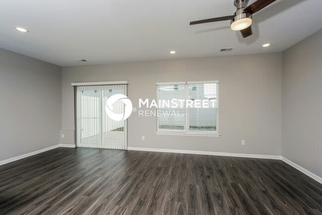 Building Photo - 3 Bedroom Pet-Friendly Home in Jeffersonvi...