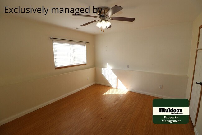 Building Photo - Bel819