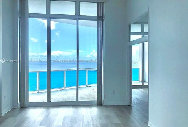 Foto del edificio - 725 NE 22nd St