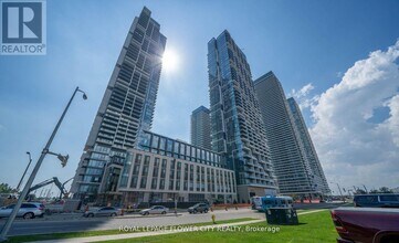 Building Photo - 1000 Portage Pkwy