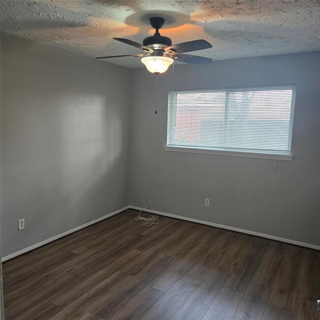 Building Photo - 11902 Scottsdale Dr