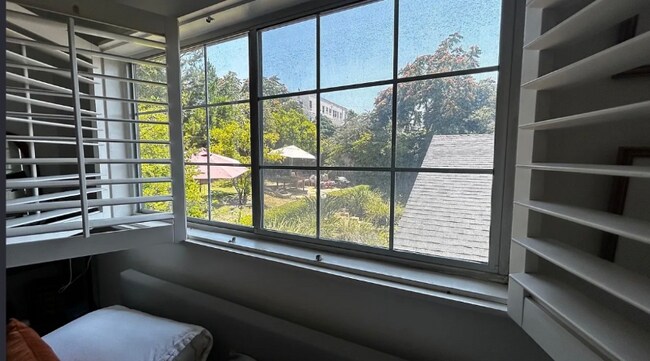 Foto del edificio - 1630 Griffith Park Blvd