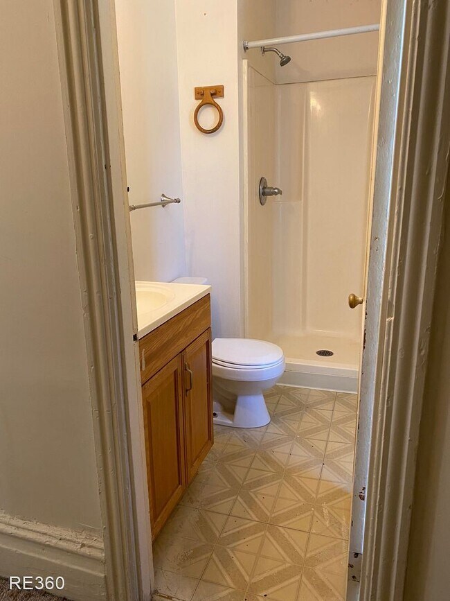 Building Photo - 2 br, 1 bath House - 990 Proctor Way