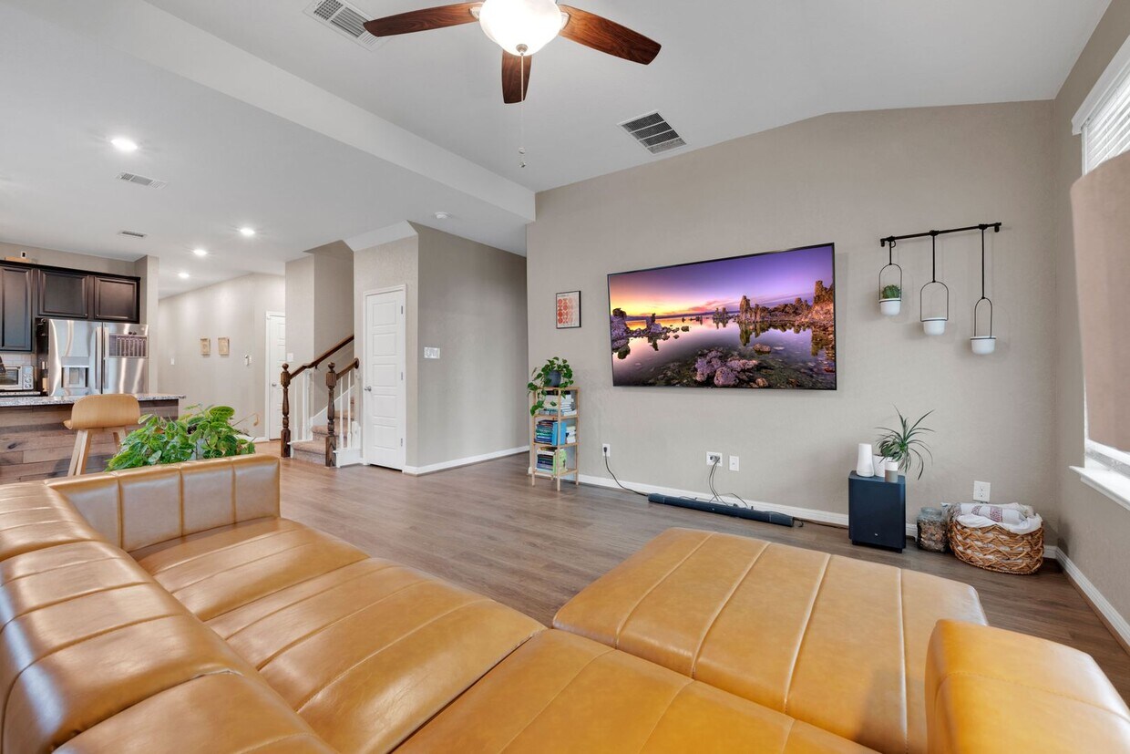 Primary Photo - Luxurious Modern Living Awaits - SUMMER SP...