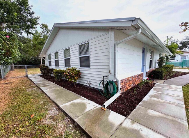 Foto del edificio - 6716 Anchor Way