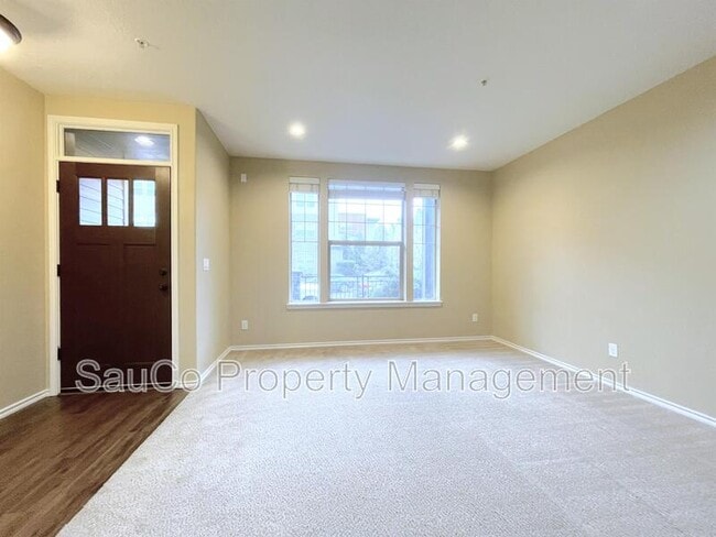 Foto del edificio - 15908 NW Central Dr