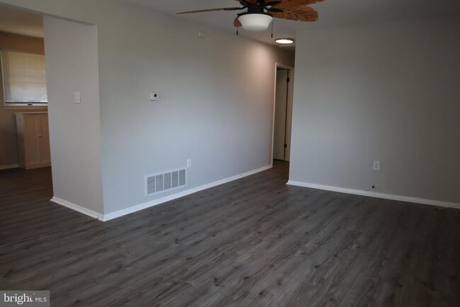Building Photo - 332 Bailey Ave