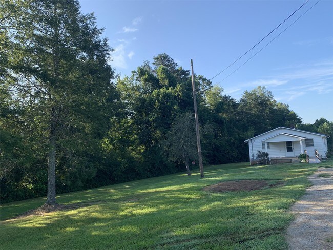 Building Photo - 764 NC-16