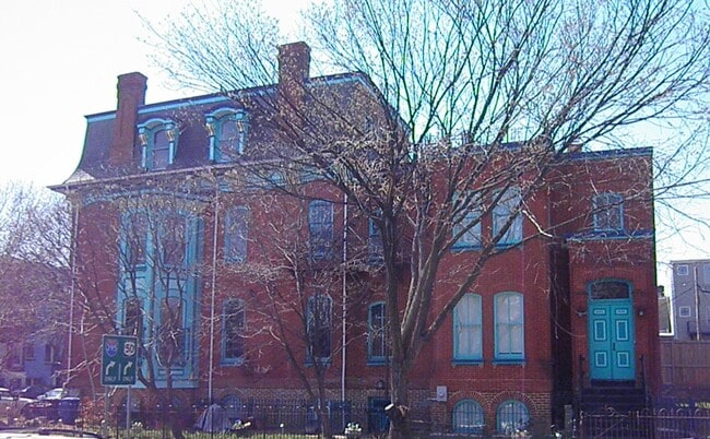 Elevation, side view - 301 M St NW
