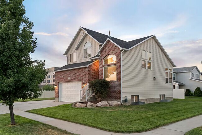 Building Photo - 763 S 25 E