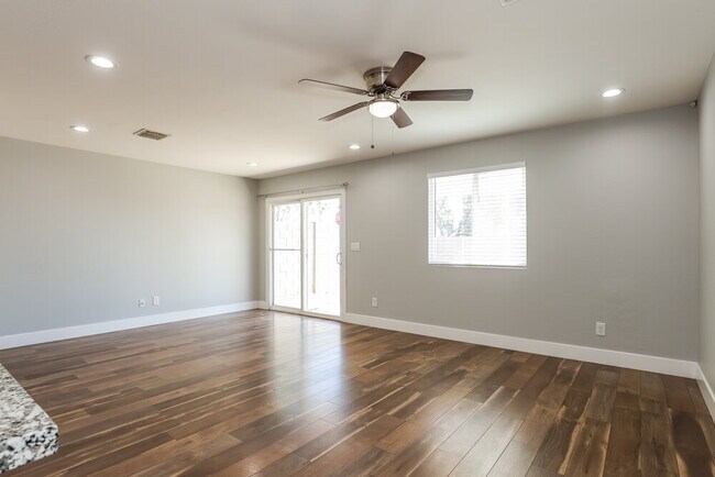 Foto del edificio - 3865 W Gaby Rd
