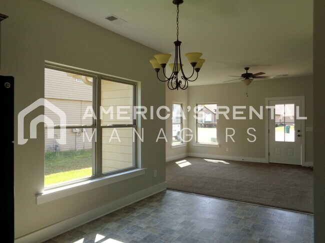 Foto del edificio - Beautiful Home for Rent in Tuscaloosa... Available to View Now!!!