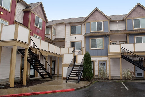 Interior Photo - Elaine Station Apartments