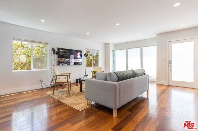 Foto del edificio - 1610 S Hayworth Ave