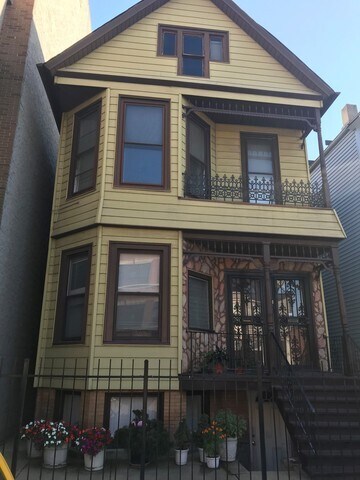 Building Photo - 1427 W Belmont Ave
