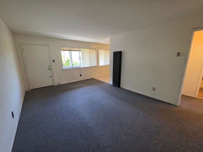 Foto del edificio - 2 bedroom across from Ohlone Park