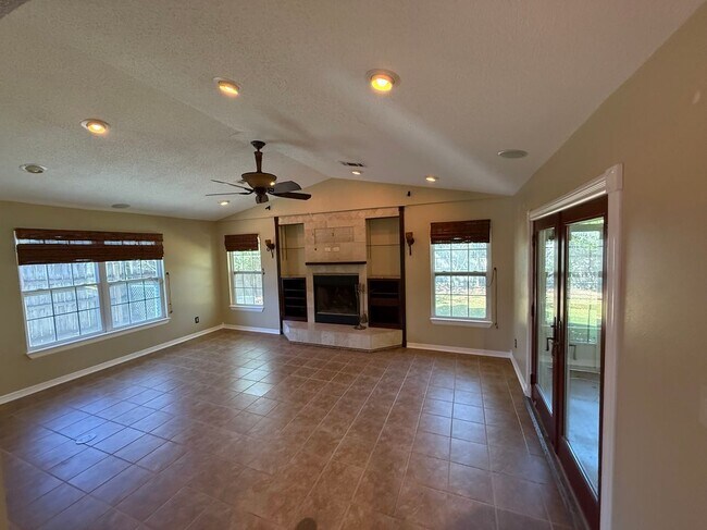 Foto del edificio - 257 Terrance Ln