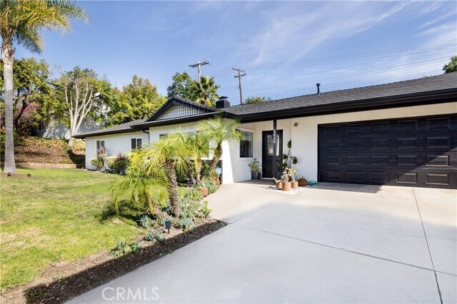 Building Photo - 2620 Calle Limonero