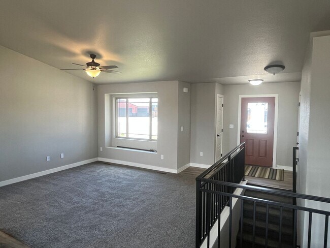 Foto del edificio - 3 Bedroom, 2 Bath Box Elder Home for Rent ~ Minutes from Ellsworth AFB!