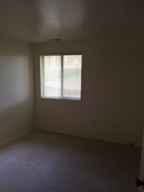 Foto del edificio - 8709 Hayshed Ln