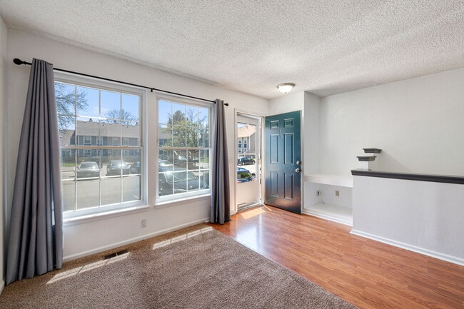 Building Photo - 11590 Community Center Dr