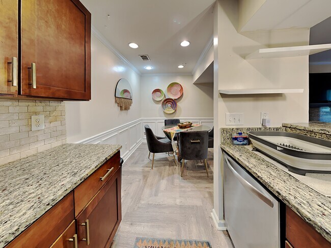 Building Photo - 1538 Chantilly Dr NE