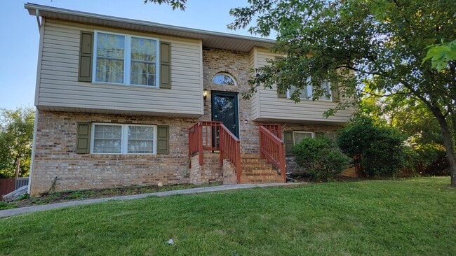 131 Brookside Pl