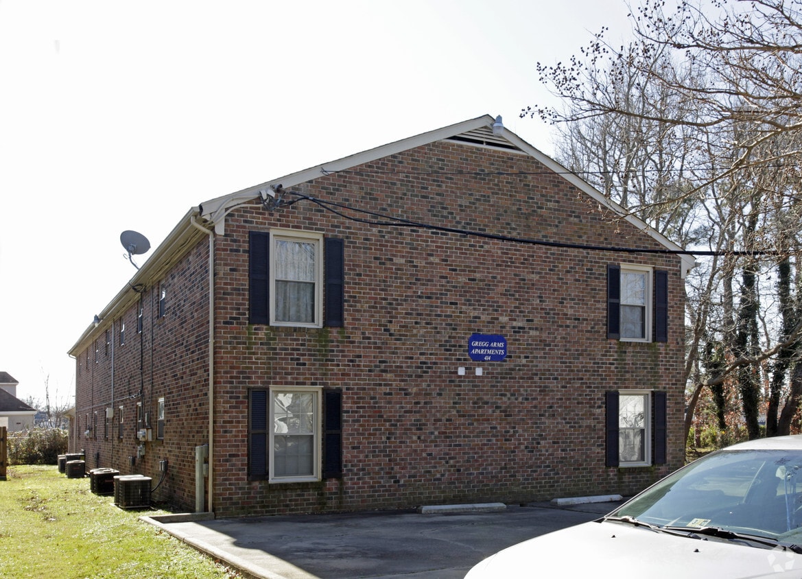 Gill Arms Apartment Apartments in Virginia Beach, VA