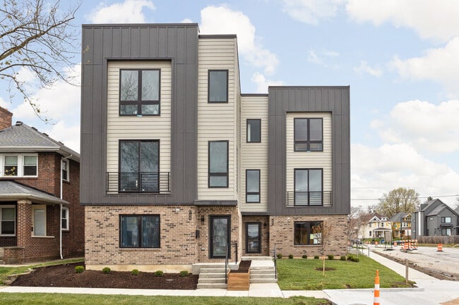 Photo - 322 N Summit St Townhome