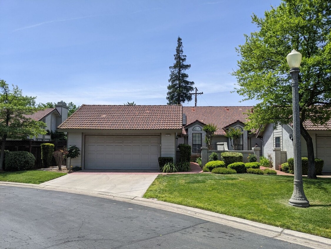 Primary Photo - Spacious Bullard Court 2 bedroom 2 bathroo...