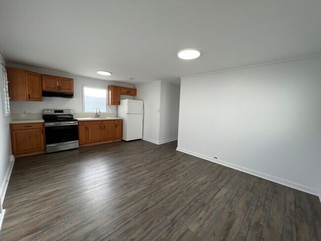 Foto del edificio - 3046C Harding Ave