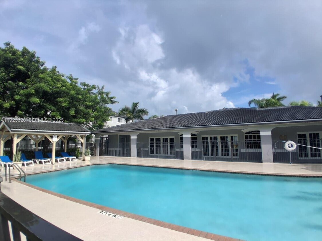 Foto principal - 15460 SW 284th St