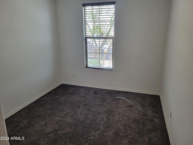 Foto del edificio - 17342 W Superior Ave