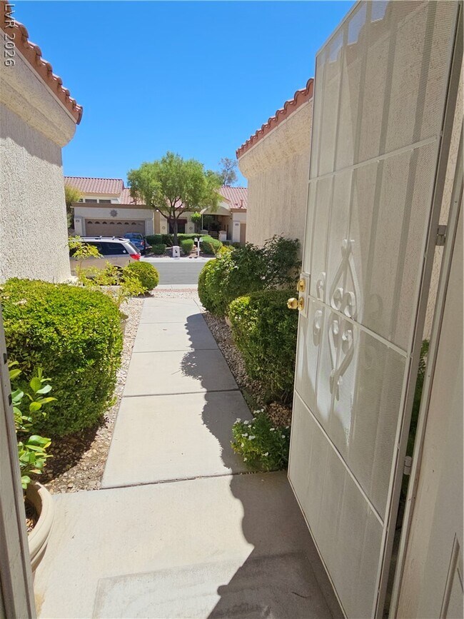 Building Photo - 2525 Palmridge Dr