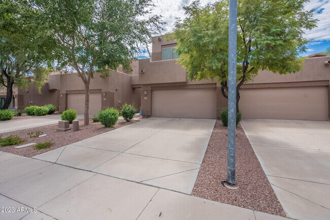 Building Photo - 1405 W Marlin Dr