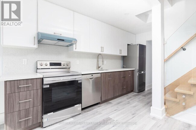 Photo du bâtiment - 1588 King St W