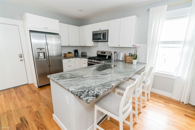 Building Photo - 3 br, 1 bath House - 60 Starr St 60 Starr ...