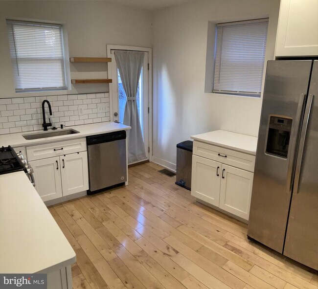 Foto del edificio - 1502 N Myrtlewood St