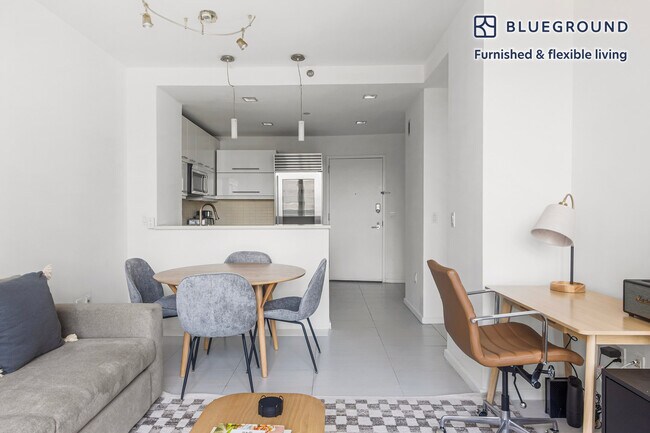 Foto del edificio - 635 W 42nd St