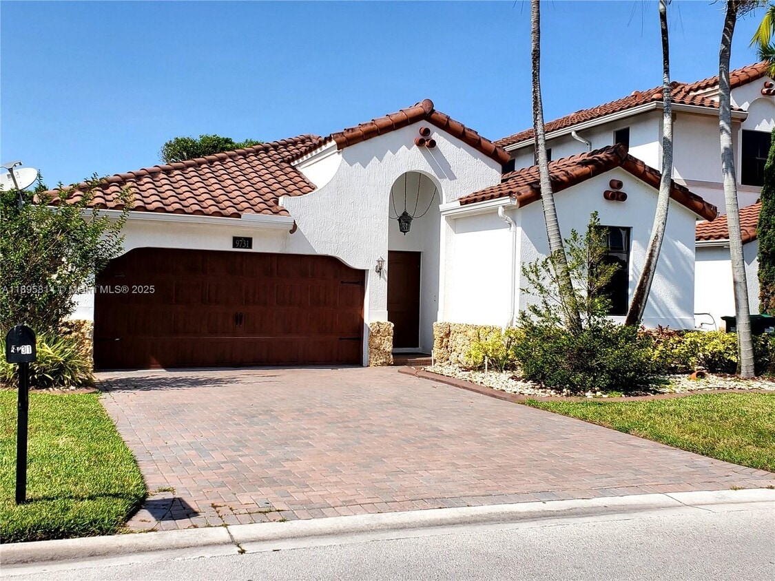 Foto principal - 9731 NW 10 Terrace