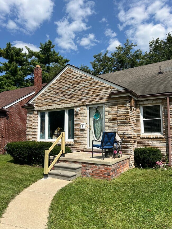 Foto del edificio - 16604 Winthrop St