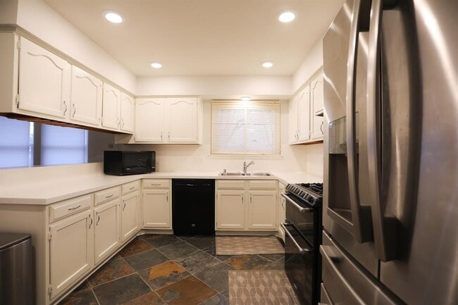 Building Photo - 12315 Wycliff Ln