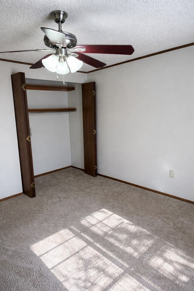 Armario del dormitorio - Swanbrook Manor Apartments