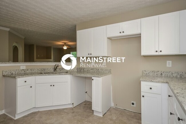 Foto del edificio - 4 Bedroom Pet-Friendly Home in Jonesboro, GA with Main Street Renewal