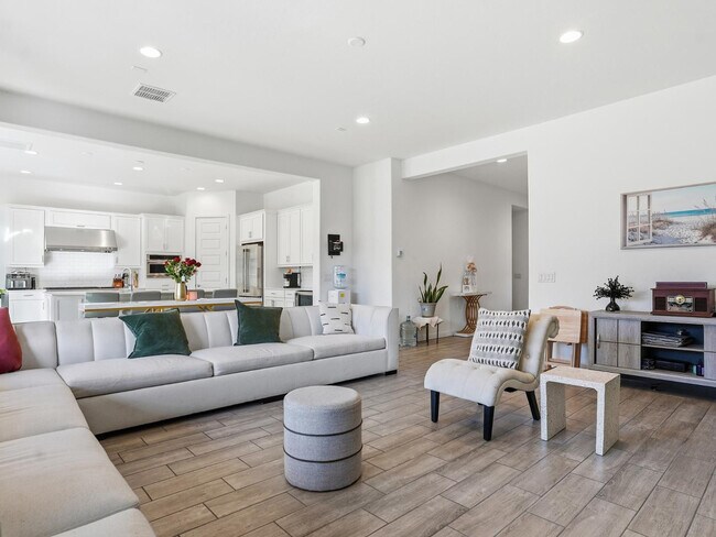Foto del edificio - 4221 W Carmen St